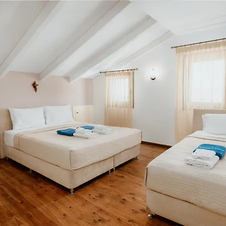 Unique Thasos Принос